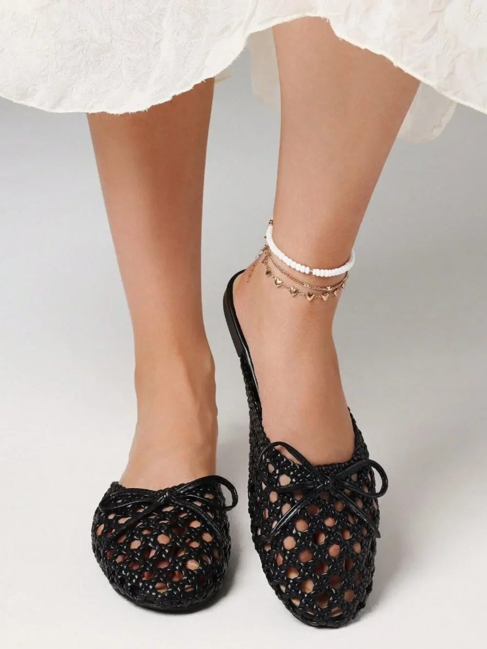 Black Vacation Women's Woven flat Sandals